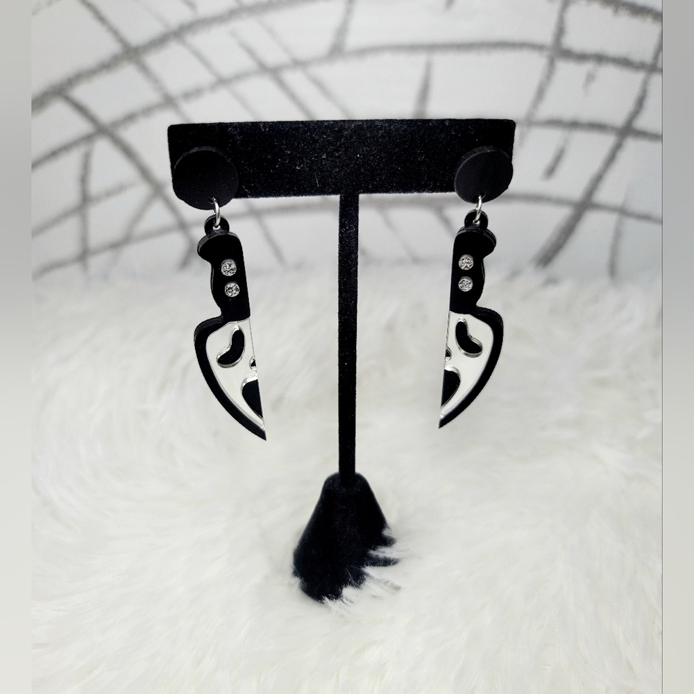 $6.49 S&H • SCREAM Knife Earrings